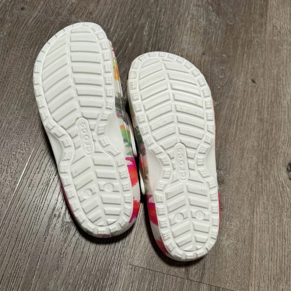 Crocs - Classic Lines Tie Dye Clog - M10/W12 - Picture 5 of 5